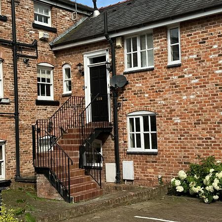 Chester Racecourse Views, Townhouse With Parking Exterior foto